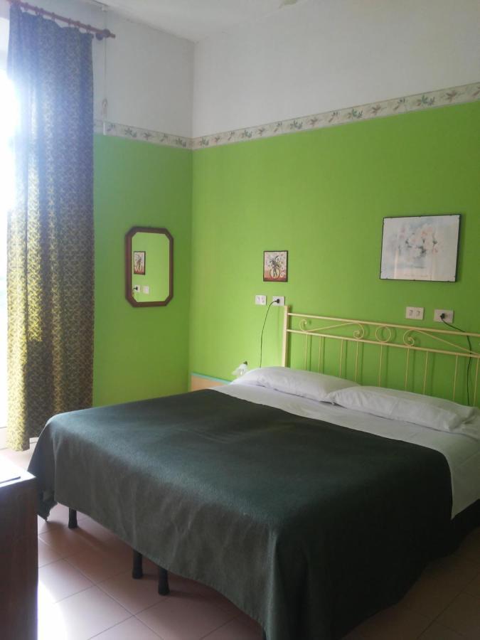 Hotel Villa Morgana Viareggio Bagian luar foto