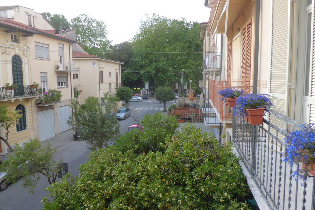 Hotel Villa Morgana Viareggio Bagian luar foto