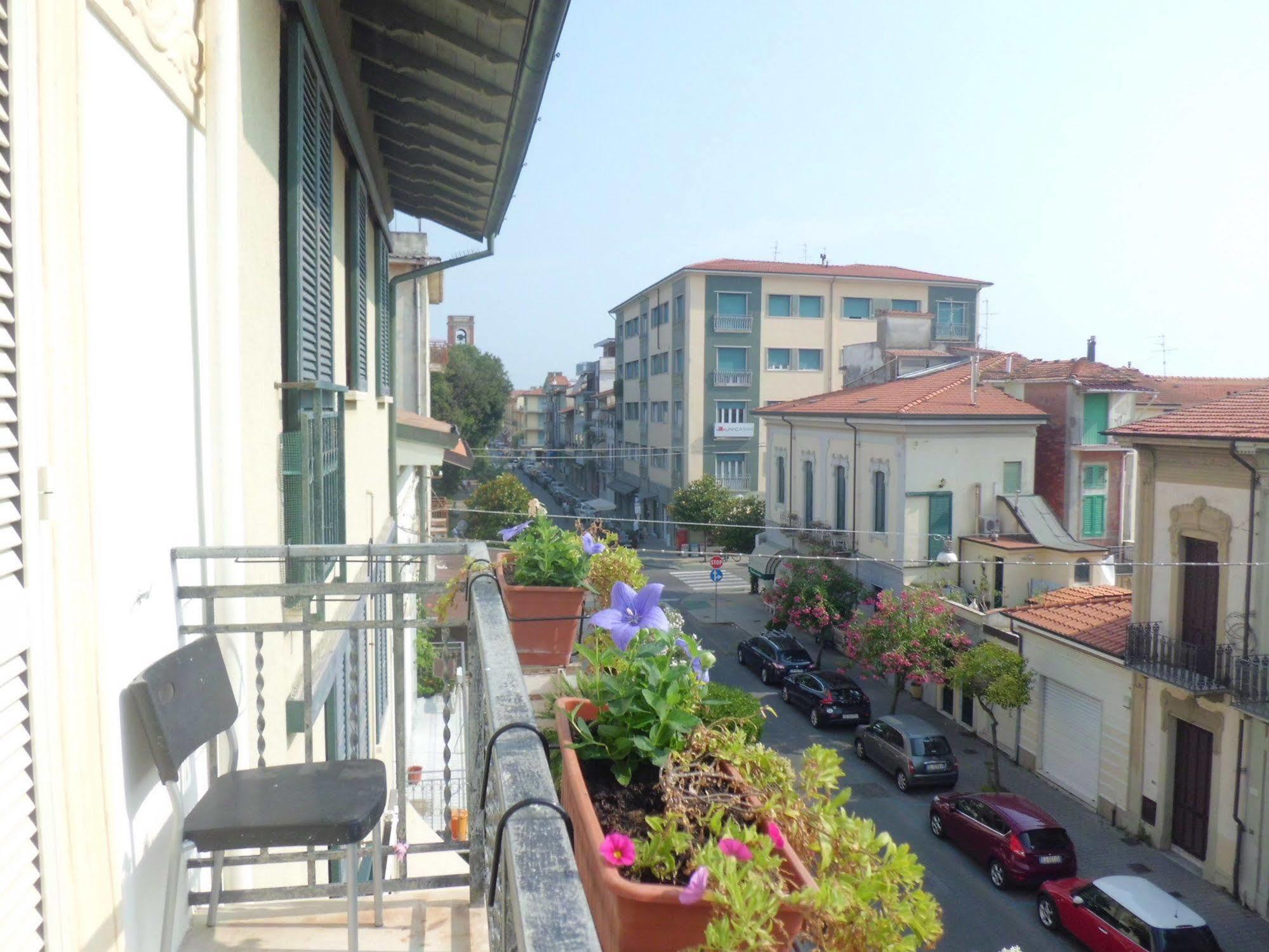 Hotel Villa Morgana Viareggio Bagian luar foto